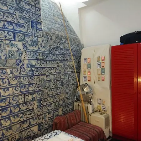 Charm And Space In Historic Апартаменты Лиссабон