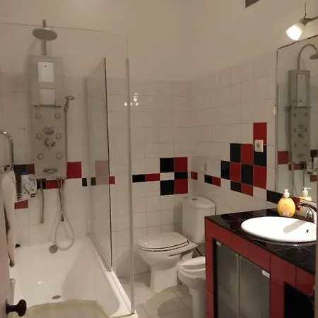 Charm And Space In Historic Апартаменты