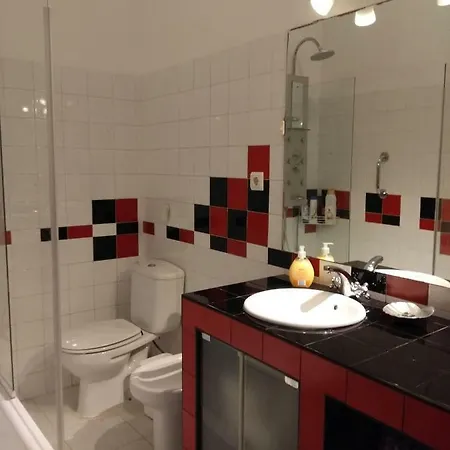 Апартаменты Charm And Space In Historic