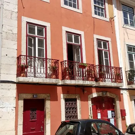 Charm And Space In Historic Апартаменты Лиссабон