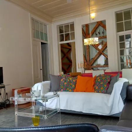 Charm And Space In Historic * Лиссабон