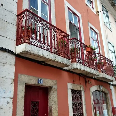Apartment Charm And Space In Historic
