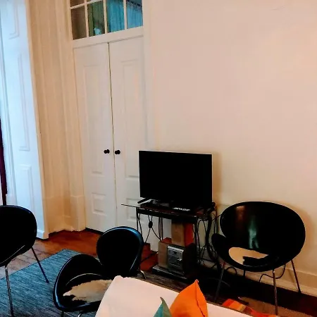 Apartment Charm And Space In Historic Lisbon