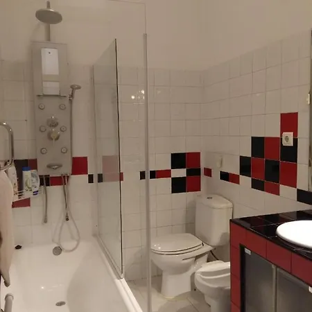 Apartment Charm And Space In Historic *